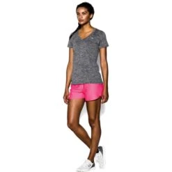 UNDER ARMOUR Women's Tech Twist V-Neck Tee -Fierce Femme 2009255 030 alt3