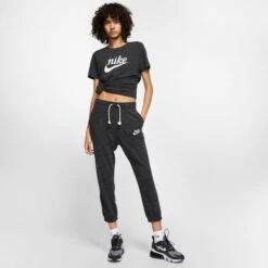 NIKE Women's Sportswear Gym Vintage Capri 17 NIKE Women's Sportswear Gym Vintage Capri -Fierce Femme 2064988 001 alt7