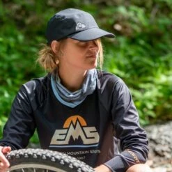 EMS Women's Roust Long-Sleeve Cycling Jersey -Fierce Femme 2071478 001 alt4