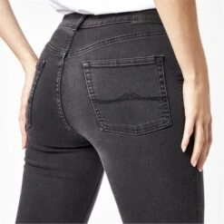 JACK WILLS Women's Sancomb Crop Jeans -Fierce Femme 2081155 001 alt2