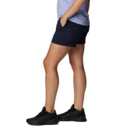 COLUMBIA Women's Silver Ridge Utility Shorts -Fierce Femme 2085702 402 alt2
