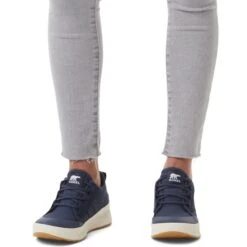 SOREL Women's Out N About III Low Canvas Sneaker -Fierce Femme 2085929 001 alt7