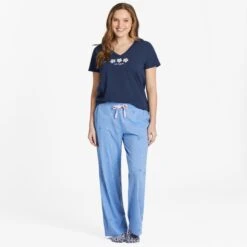 LIFE IS GOOD Women's Three Daisies Snuggle Up Relaxed Short-Sleeve Sleep Vee 7 LIFE IS GOOD Women's Three Daisies Snuggle Up Relaxed Short-Sleeve Sleep Vee -Fierce Femme 2087634 403 alt3