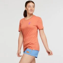 COTOPAXI Women's Happy Day Organic Short-Sleeve Tee -Fierce Femme 2088336 802 alt4